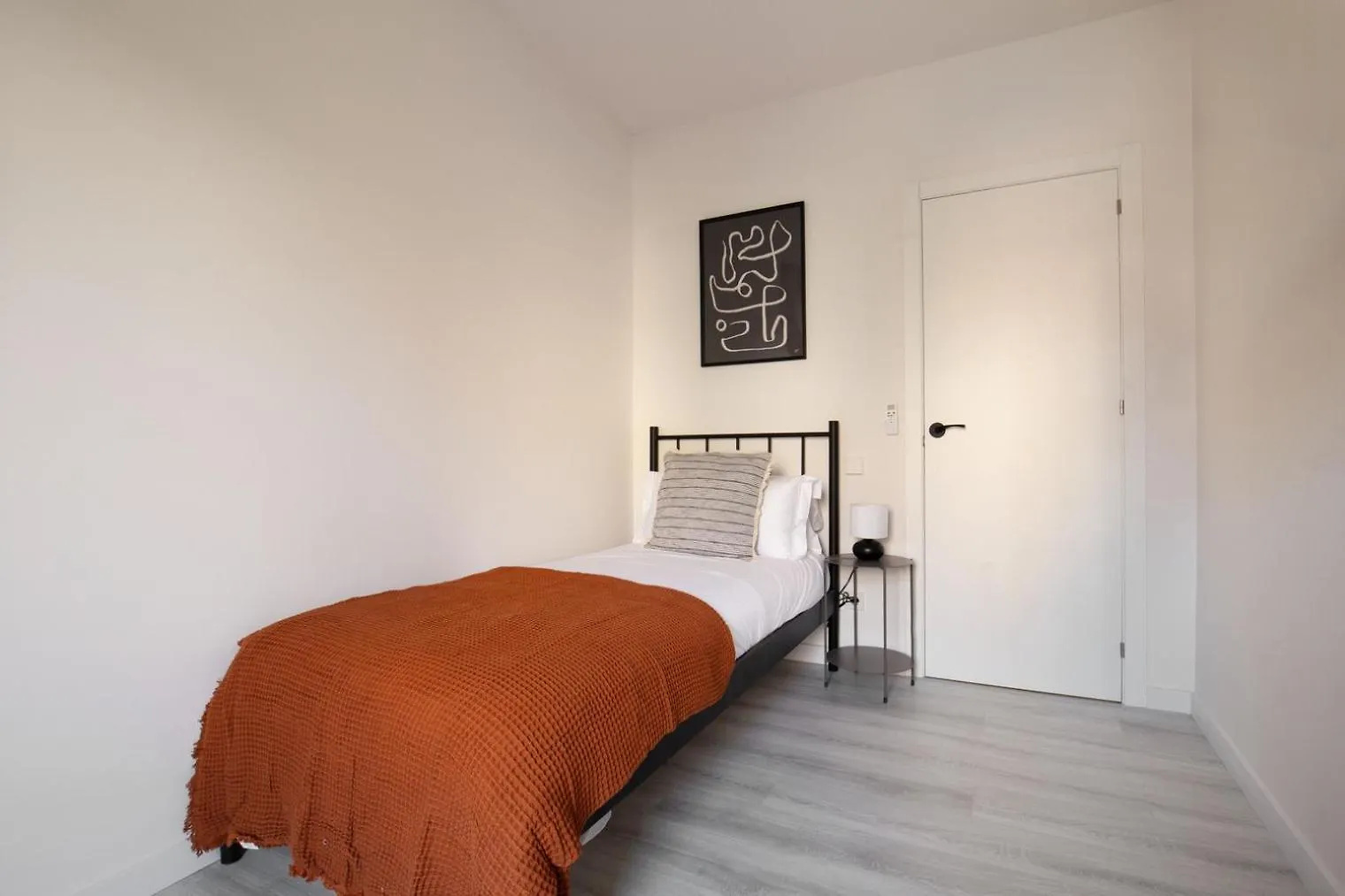 Blueground Galvany Balcony Bcn-114 Barcelona Apartment